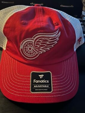 Fanatics Red & White Detroit Red Wings Mesh Back Cap